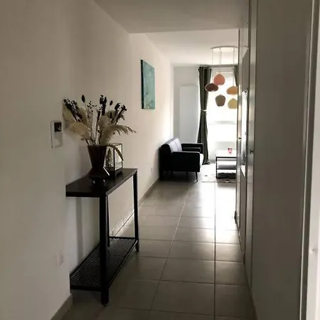 Apartment Charmant T2 A Port Marianne *
