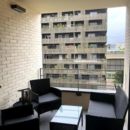 Apartment Charmant T2 A Port Marianne *